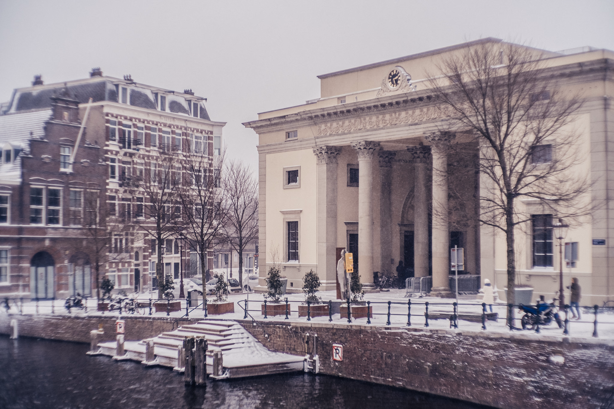 Winter in Amsterdam (photo © 2021 Monokai)