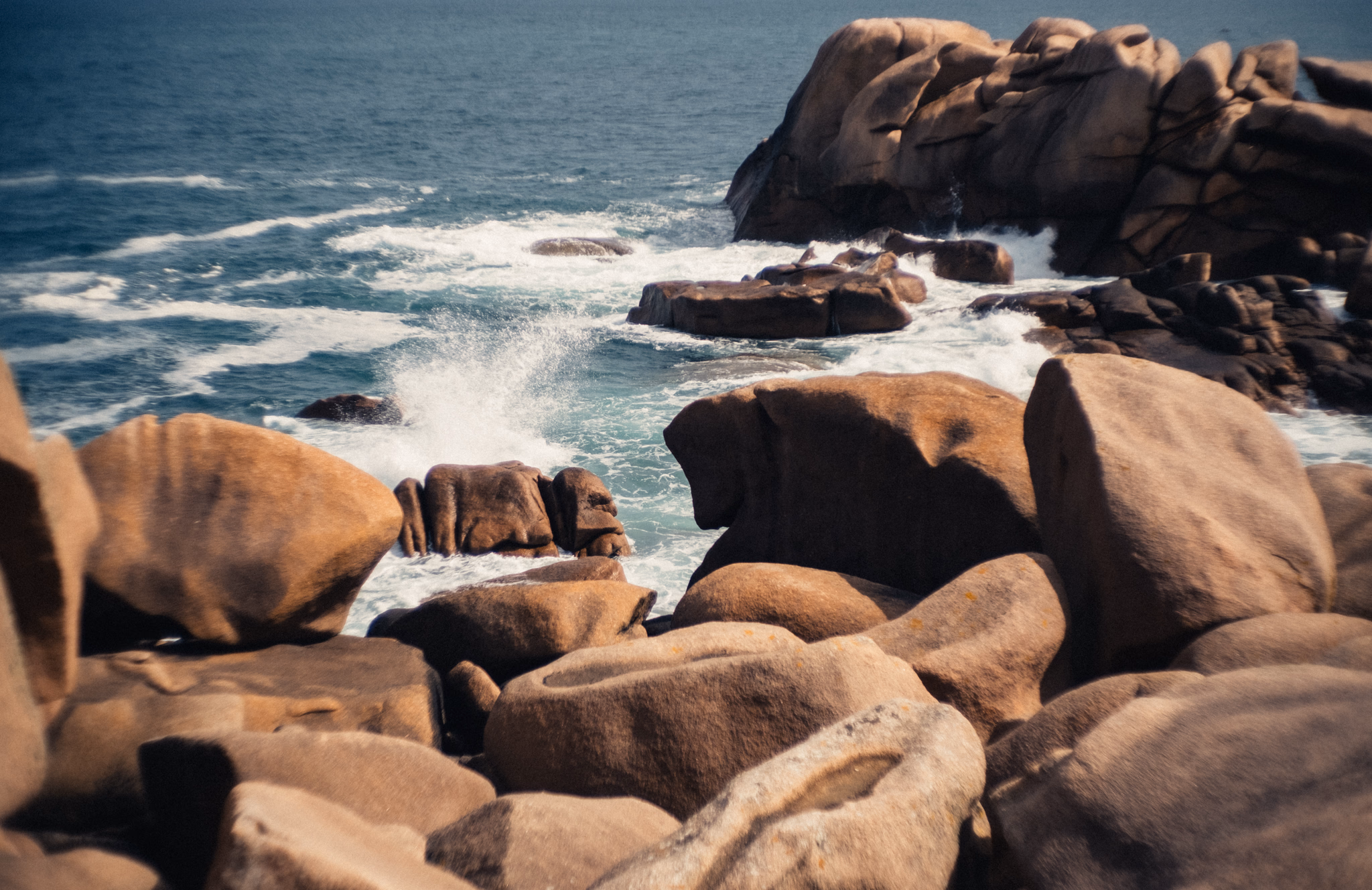 Coast of Brittany (photo © 2021 Monokai)