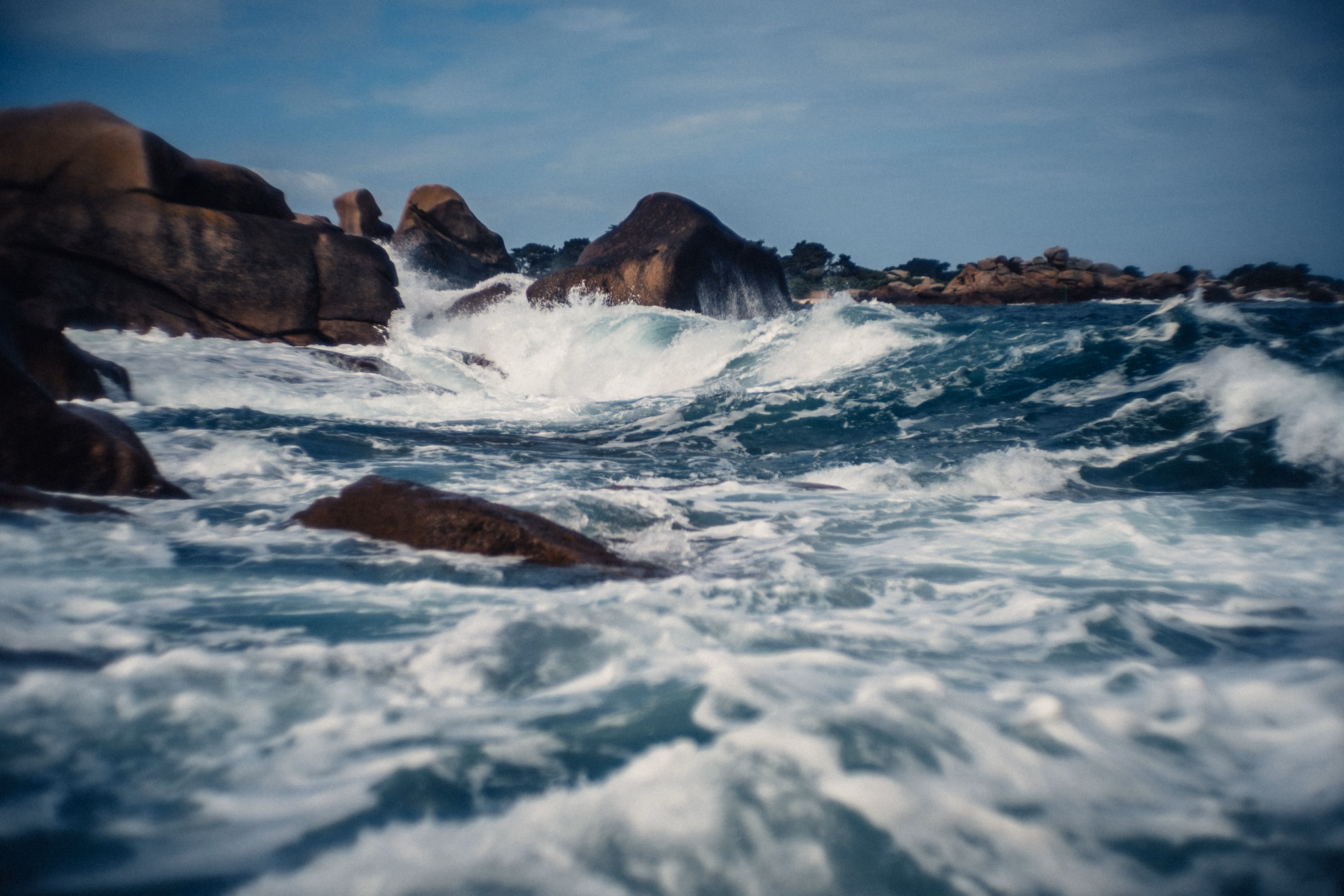 Coast of Brittany (photo © 2021 Monokai)